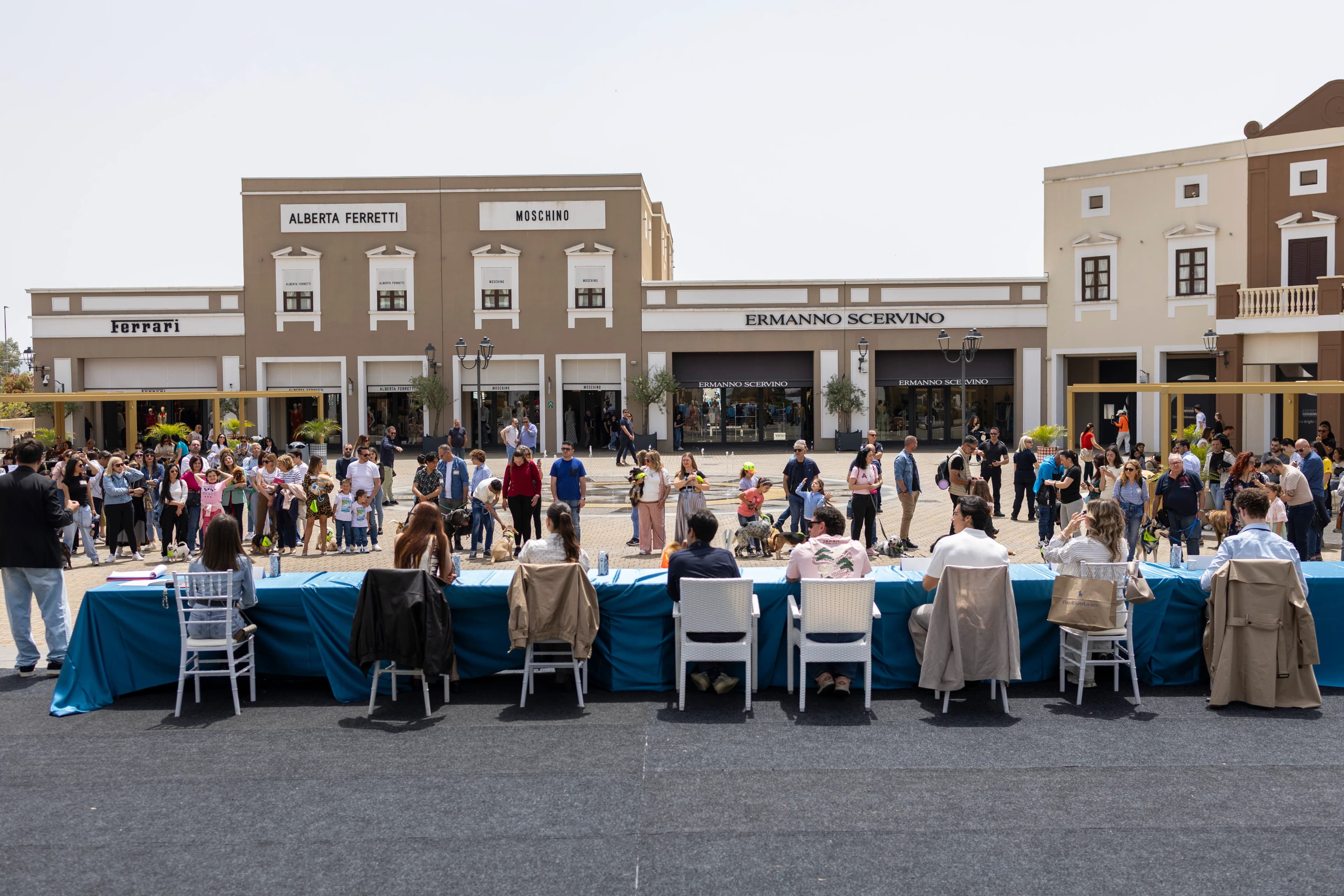 Sicilia Outlet Village - Loves DOGS - Talia consulting